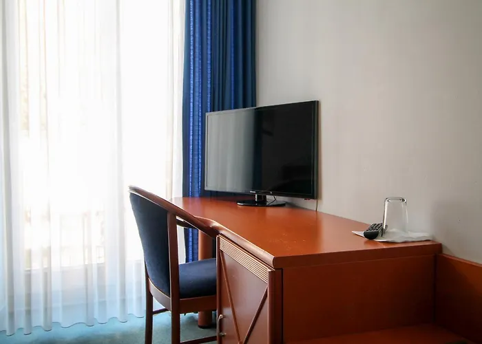 아르베르크 피르텔 호텔 2*